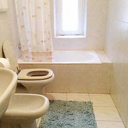 Eclat Apartment *
